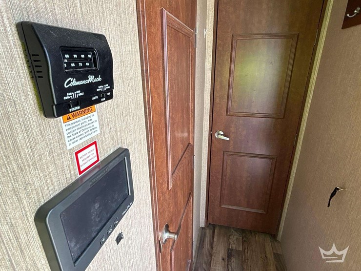 2018-keystone-outback-super-lite-330rl-t/a-travel-trailer-image-7