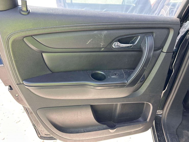 2016-chevrolet-traverse-image-21