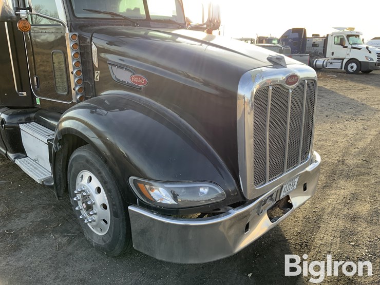 2011-peterbilt-386-image-11