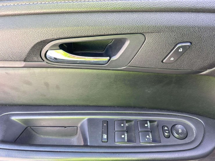 2016-chevrolet-traverse-image-12