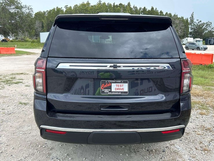 2023-chevrolet-tahoe-image-27