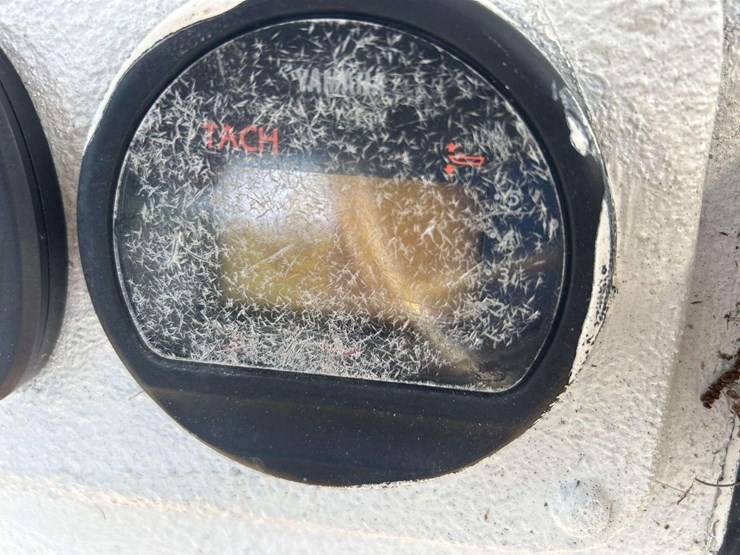 1990-21ft-center-console-fishing-boat-with-t/a-boat-trailer-image-6