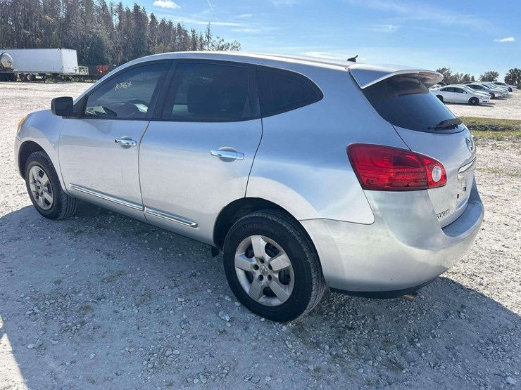 2013-nissan-rouge-suv-image-4
