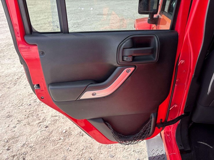 2013-jeep-wrangler-image-22