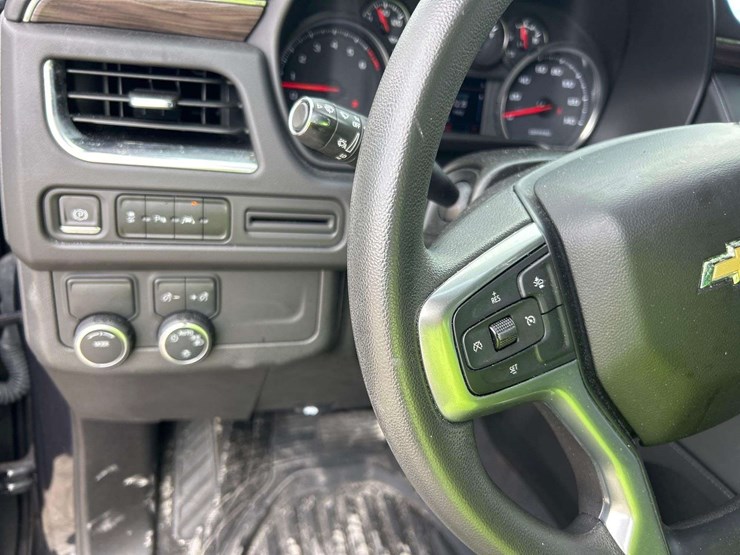 2023-chevrolet-tahoe-image-15