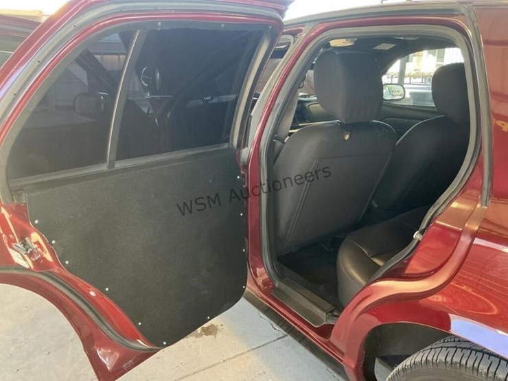 2011-ford-crown-victoria-sdn-image-22