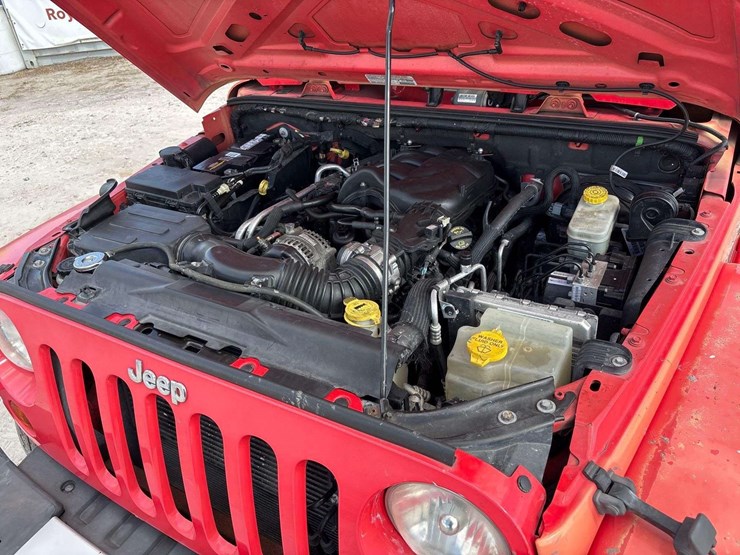 2013-jeep-wrangler-image-9