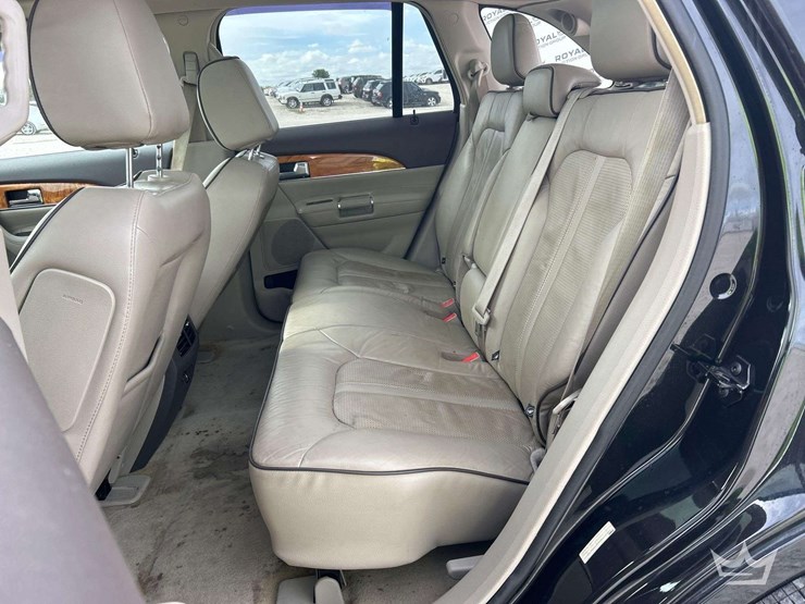 2014-lincoln-mkx-image-19