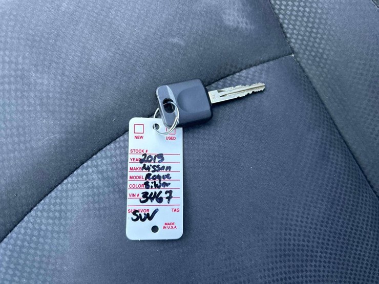 2013-nissan-rouge-suv-image-23