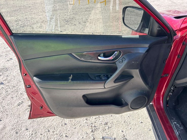 2017-nissan-rogue-image-13