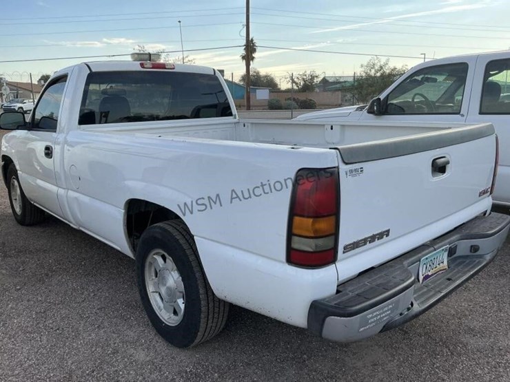 2006-gmc-sierra-1500-image-4