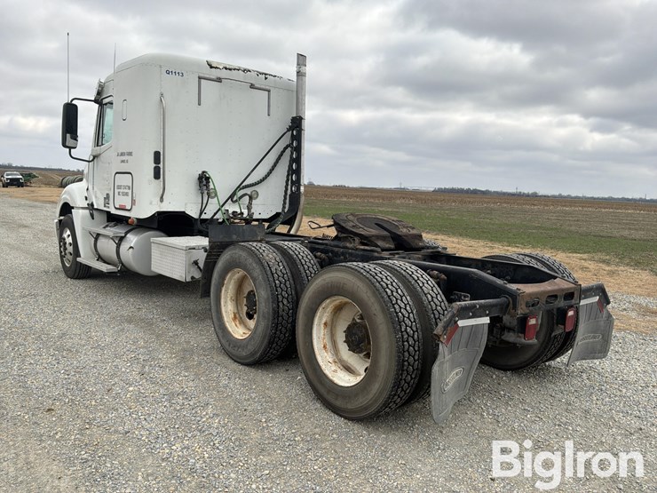 2011-freightliner-columbia-120-image-7