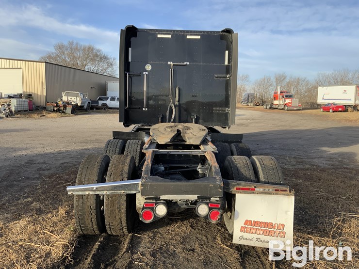 2011-peterbilt-386-image-6