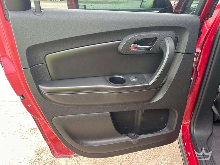 2012-chevrolet-traverse-image-21