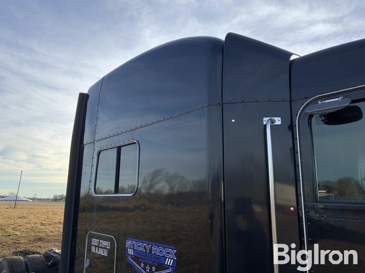 2011-peterbilt-386-image-19