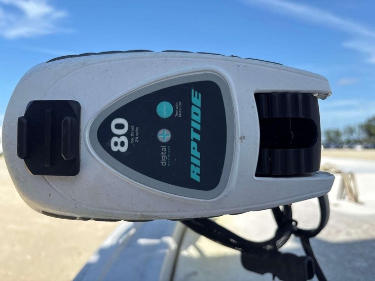 1990-21ft-center-console-fishing-boat-with-t/a-boat-trailer-image-43