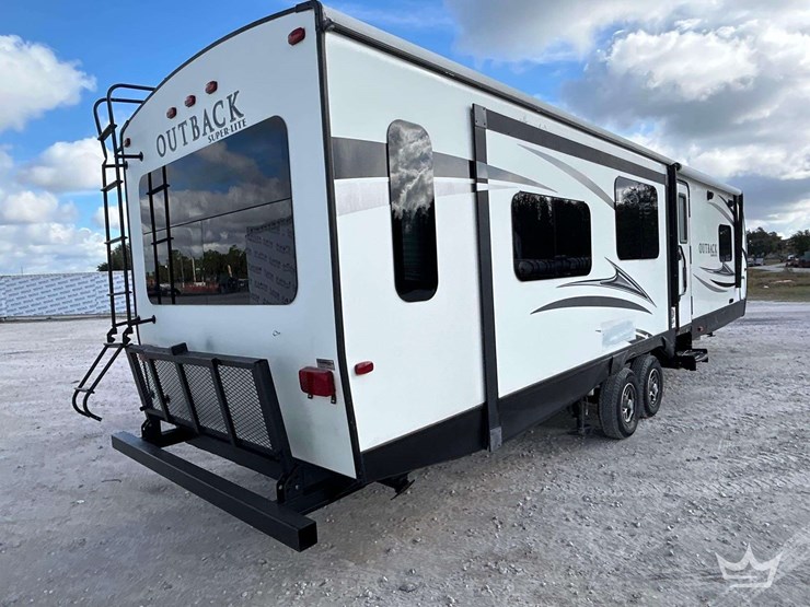 2018-keystone-outback-super-lite-330rl-t/a-travel-trailer-image-3