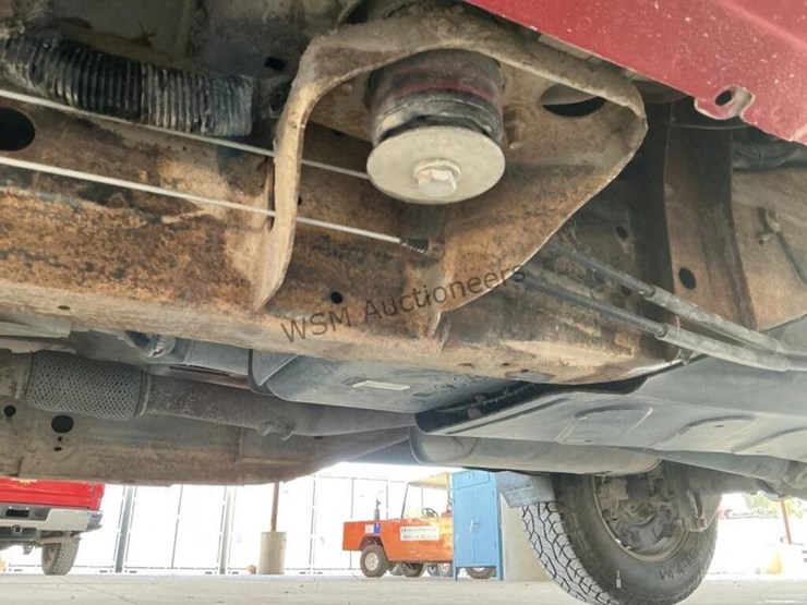 2015-chevrolet-silverado-1500-image-25