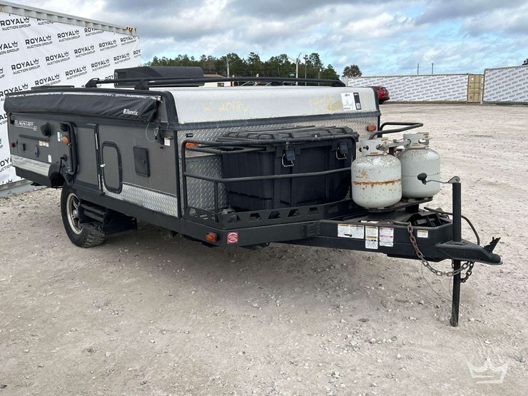 2018-forest-river-flagstaff-pop-up-trailer-image-2