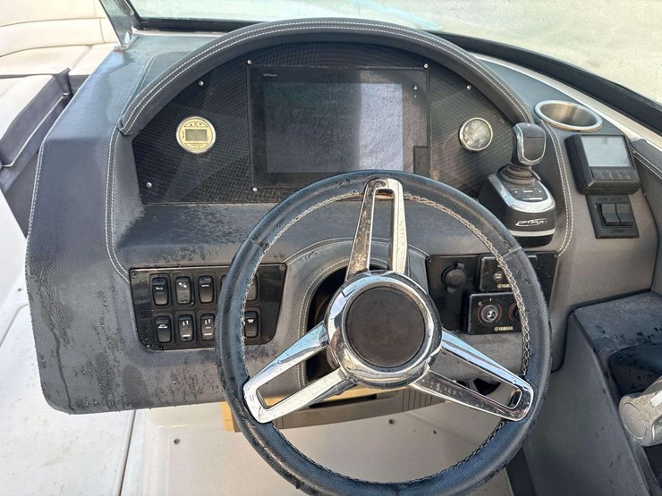 2018-regal-29obx-29ft-yacht-with-34ft-trailer-image-34