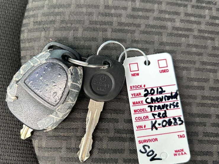 2012-chevrolet-traverse-image-33