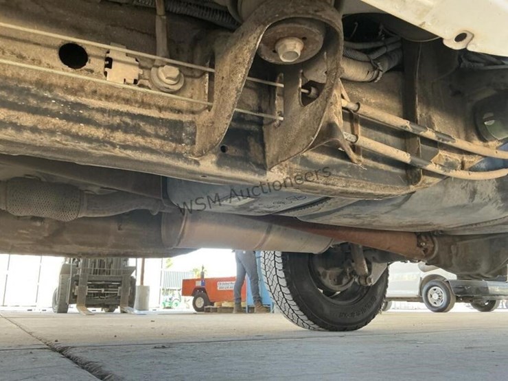 2012-chevrolet-silverado-1500-image-23