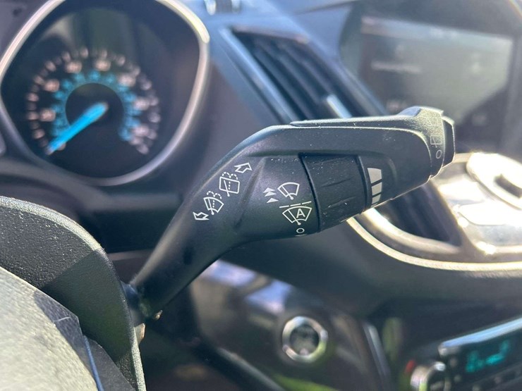 2014-ford-escape-titanium-image-17