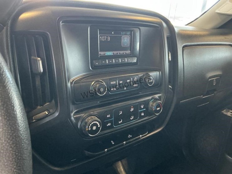 2015-chevrolet-silverado-1500-image-18