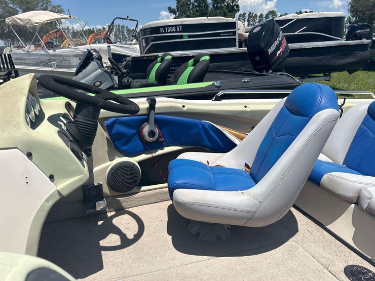 2009-skeeter-sl190-19ft-boat-with-21ft-boat-trailer-image-10