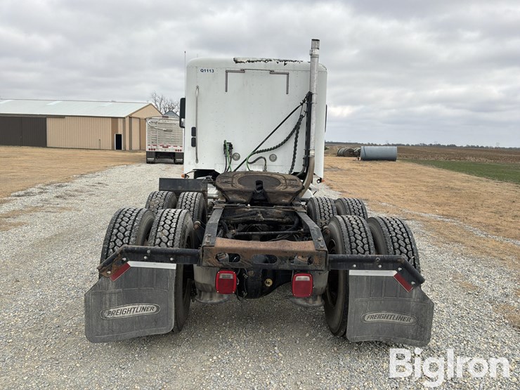2011-freightliner-columbia-120-image-6