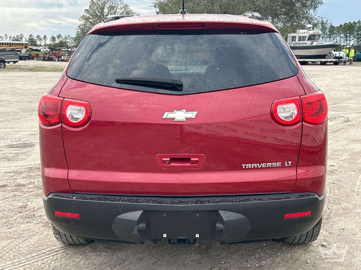 2012-chevrolet-traverse-image-30