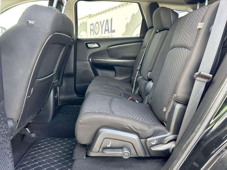 2015-dodge-journey-image-19