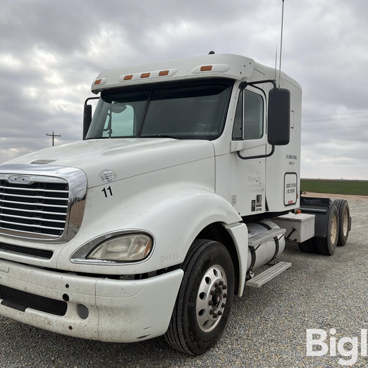 2011 FREIGHTLINER COLUMBIA 120