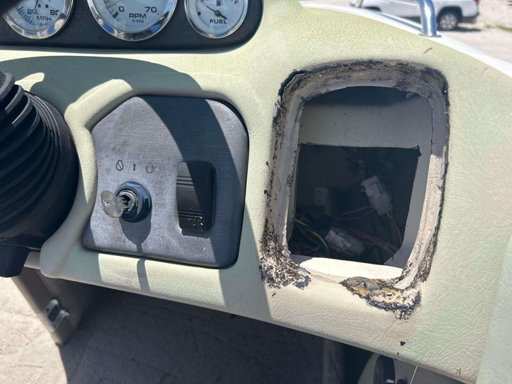 2009-skeeter-sl190-19ft-boat-with-21ft-boat-trailer-image-12