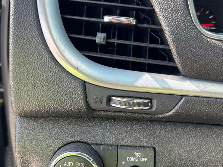 2016-chevrolet-traverse-image-14