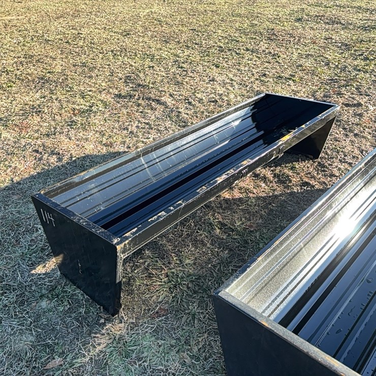 NEW 90IN. CATTLE FEEDER NEW SUPPORT EQUIPMENT