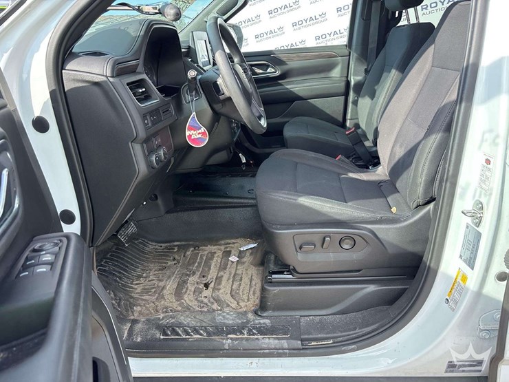 2023-chevrolet-tahoe-image-11