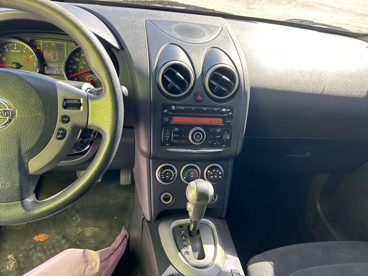 2013-nissan-rouge-suv-image-15