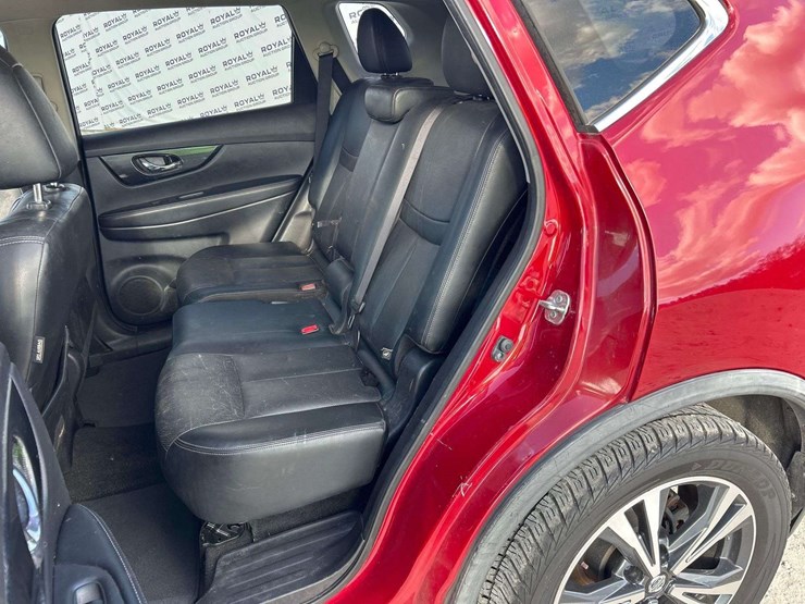 2017-nissan-rogue-image-16