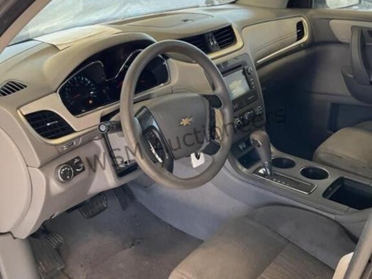 chevrolet-traverse-ls-image-23