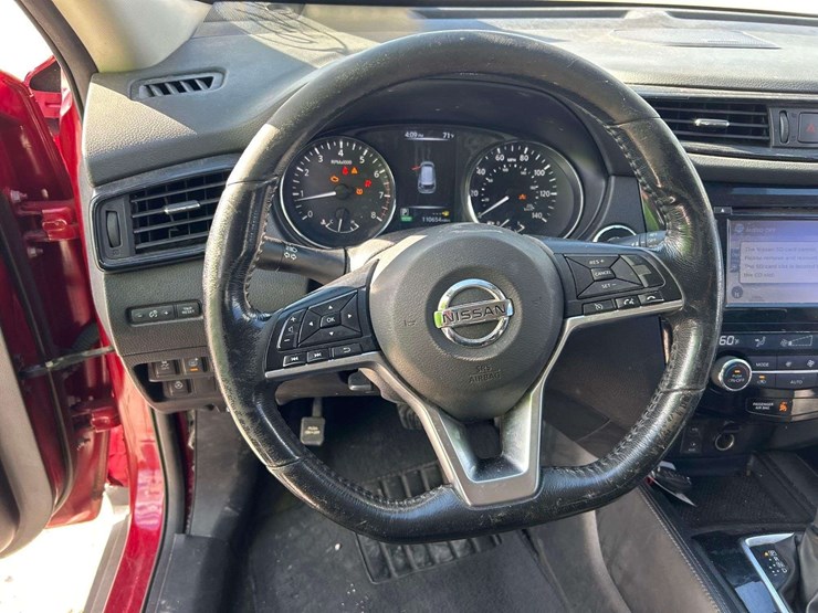 2017-nissan-rogue-image-10