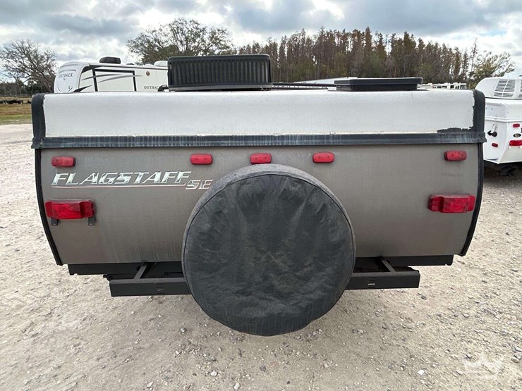 2018-forest-river-flagstaff-pop-up-trailer-image-8