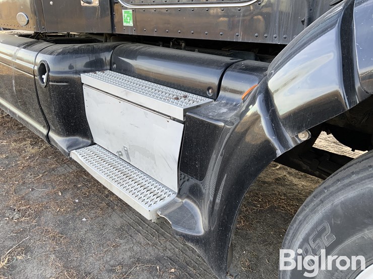 2011-peterbilt-386-image-18