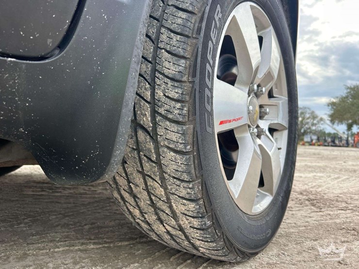 2012-chevrolet-traverse-image-28