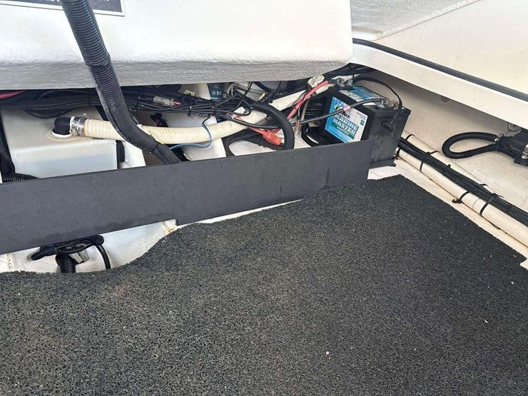 2018-regal-29obx-29ft-yacht-with-34ft-trailer-image-25