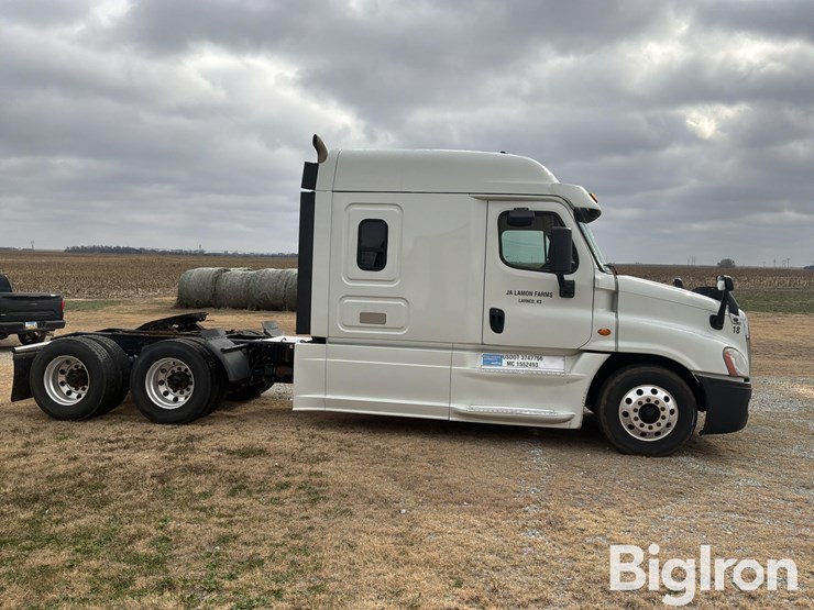 2018-freightliner-cascadia-125-image-4
