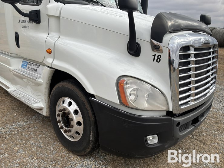 2018-freightliner-cascadia-125-image-14