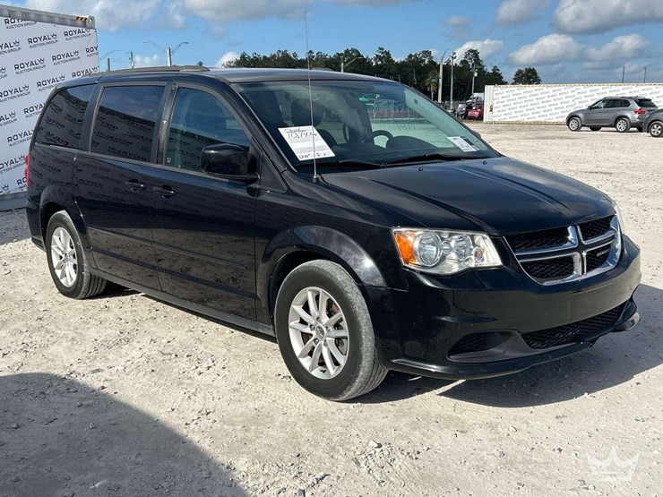 2016-dodge-grand-caravan-image-2