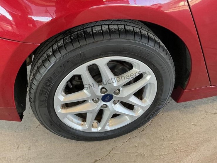 2016-ford-fusion-se-sdn-image-8