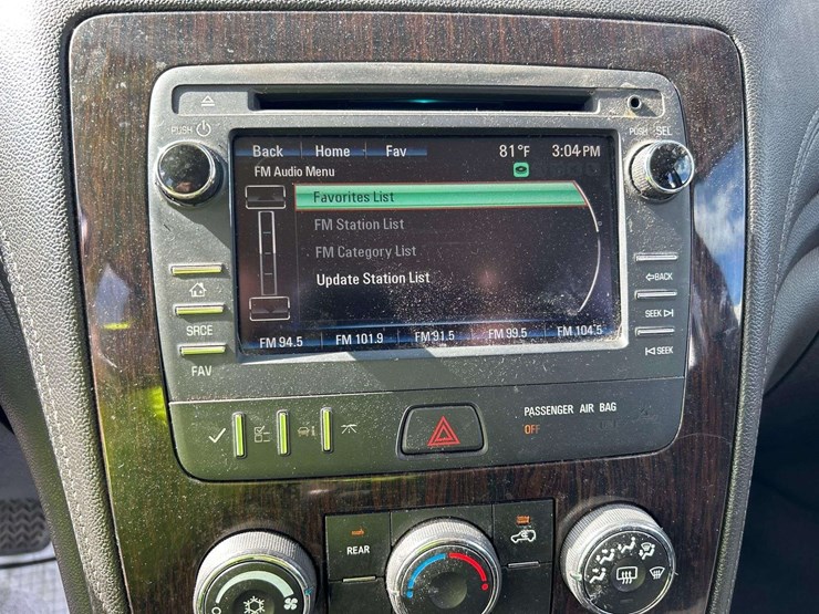 2016-chevrolet-traverse-image-18